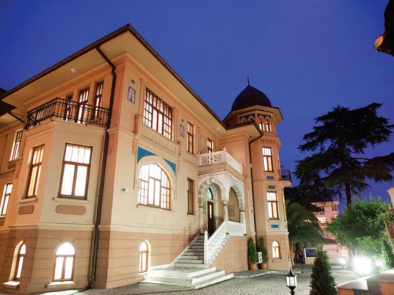 Bozlu Holding Mongeri Binası